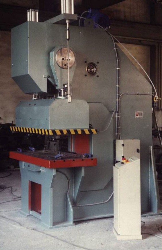 presses 2 pistons